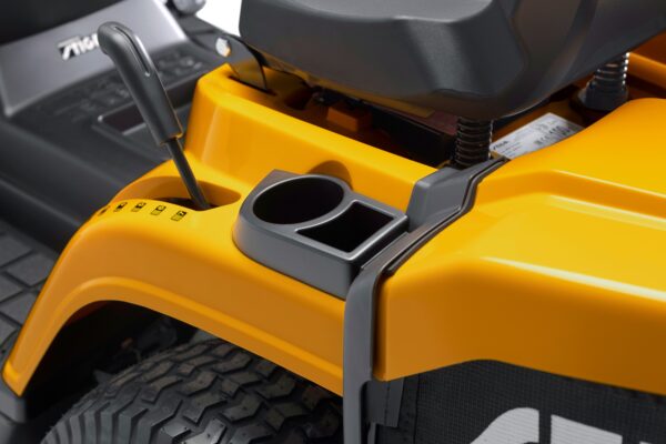 STIGA Estate 384 Lawn Tractor 84cm/33" Cut - Image 6